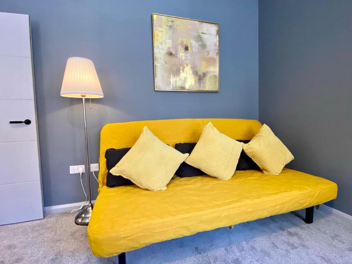 Trendy Stylish Apartment! - 5 Minute Walk To The Best Beach! - Great Location - Parking - Fast Wifi - Smart Tv - Newly Decorated - Sleeps Up To 6! Close To Bournemouth & Poole Town Centre & Sandbanks Exterior foto